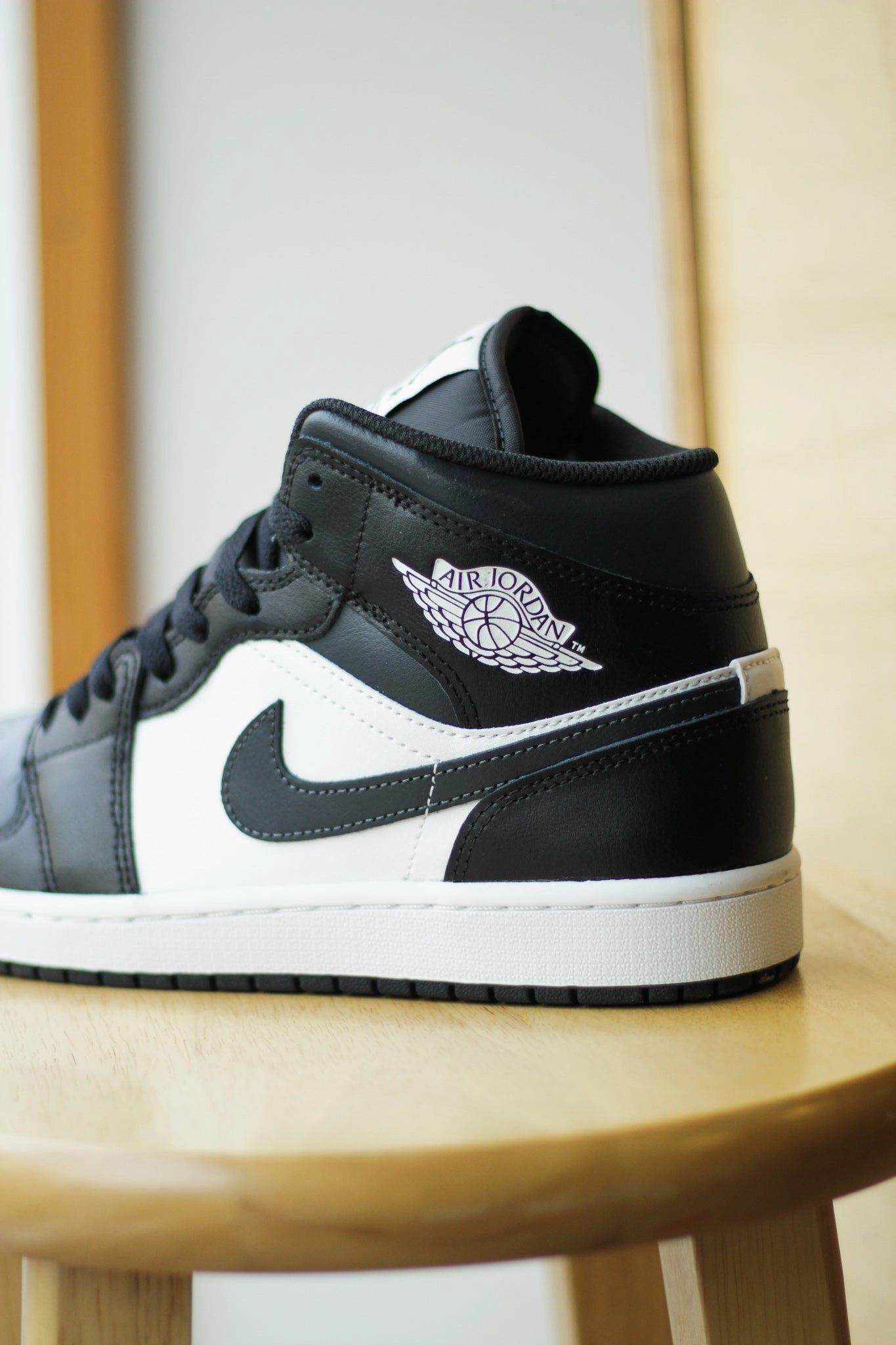 AIR JORDAN 1 MID (GS) OFF NOIR