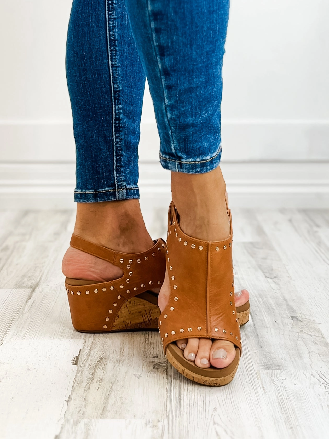 Corkys Carley COGNAC STUD Wedge Sandal