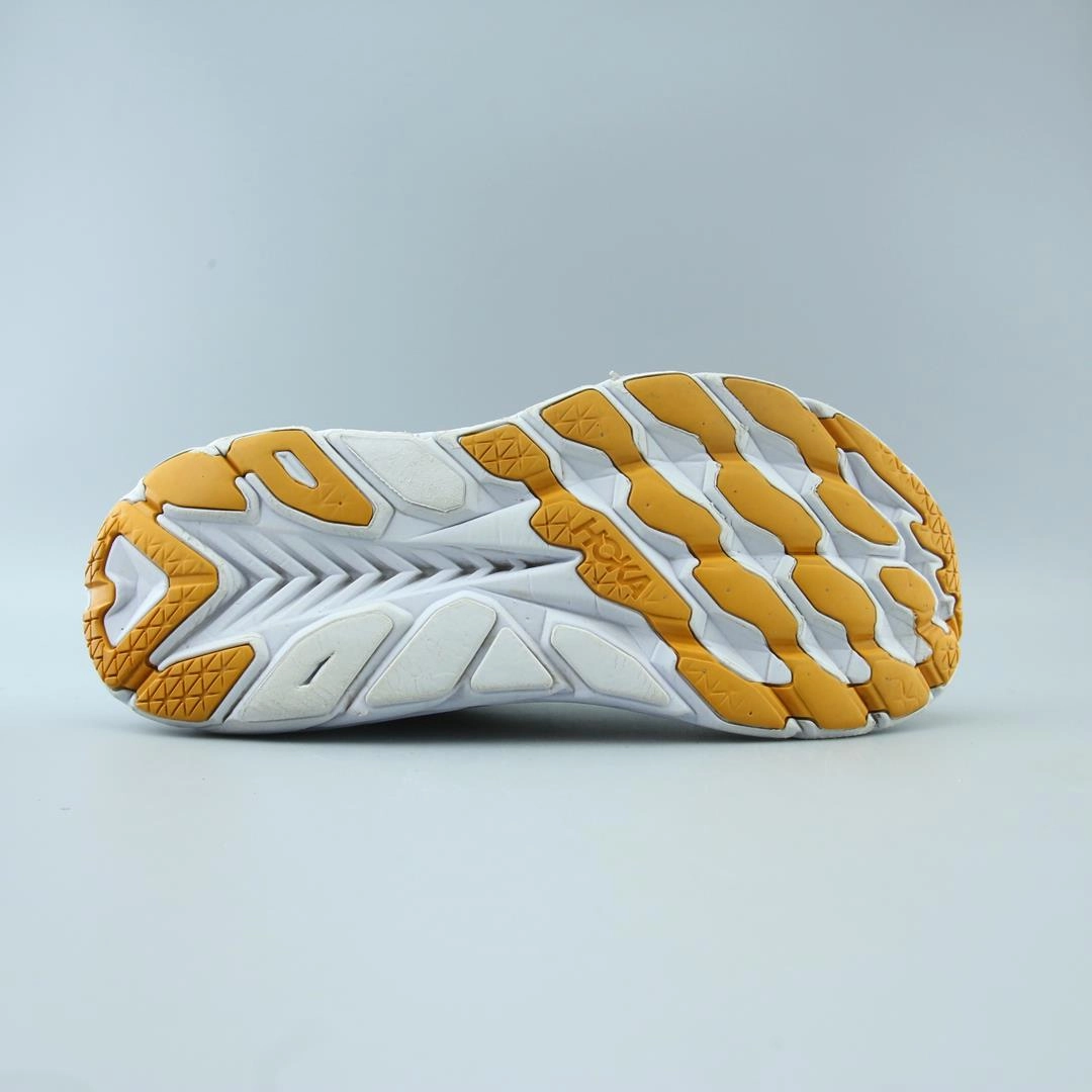 HOKA ONE ONE CLIFTON 8