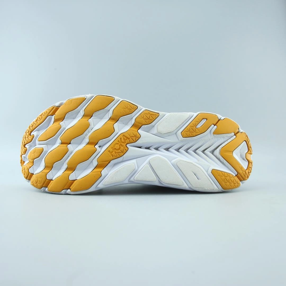 HOKA ONE ONE CLIFTON 8