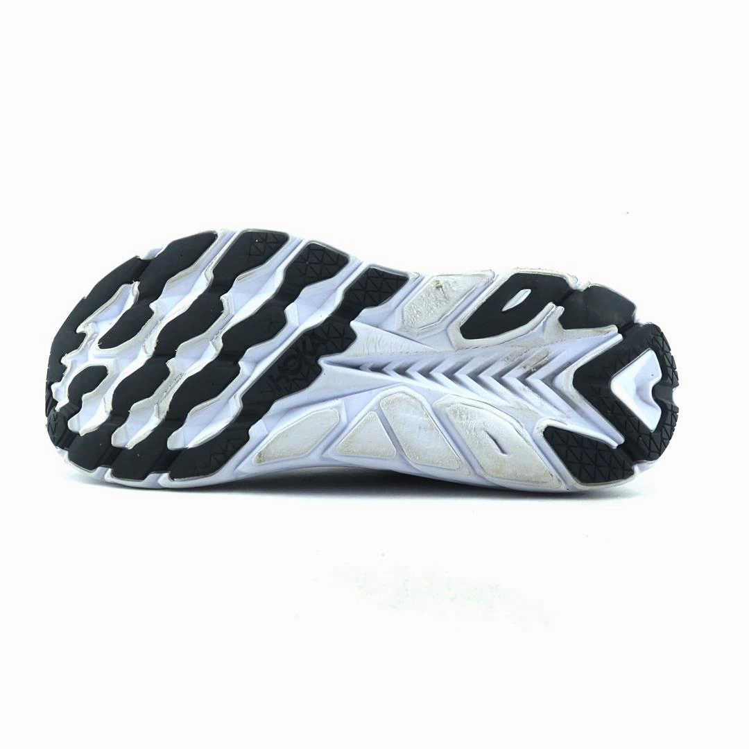 HOKA ONE ONE CLIFTON 8