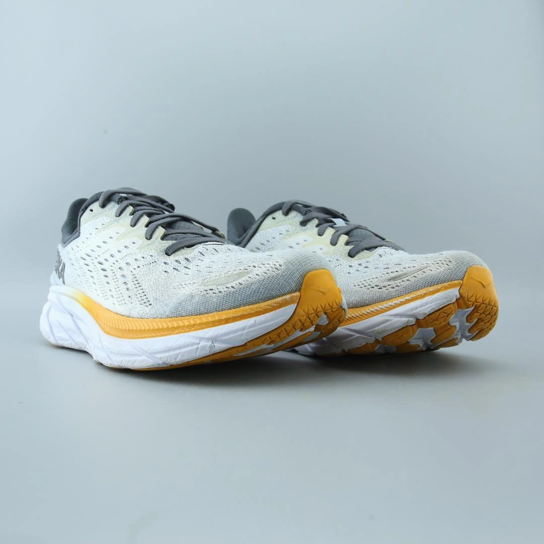 HOKA ONE ONE CLIFTON 8