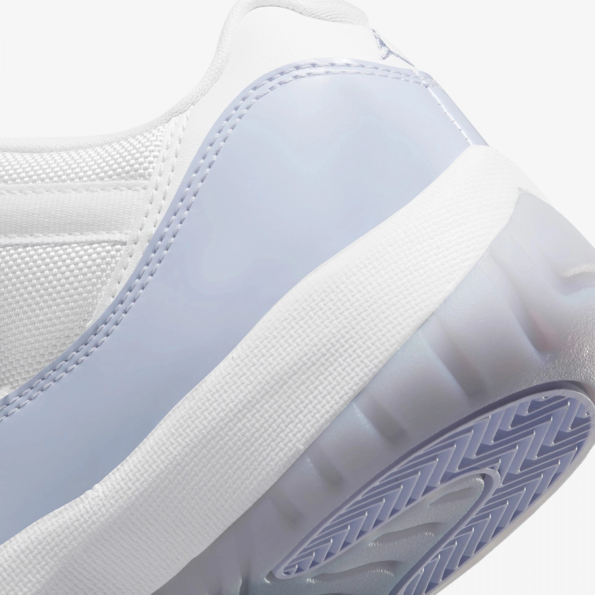 Jordan | AIR JORDAN 11 LOW  { PURE VIOLET