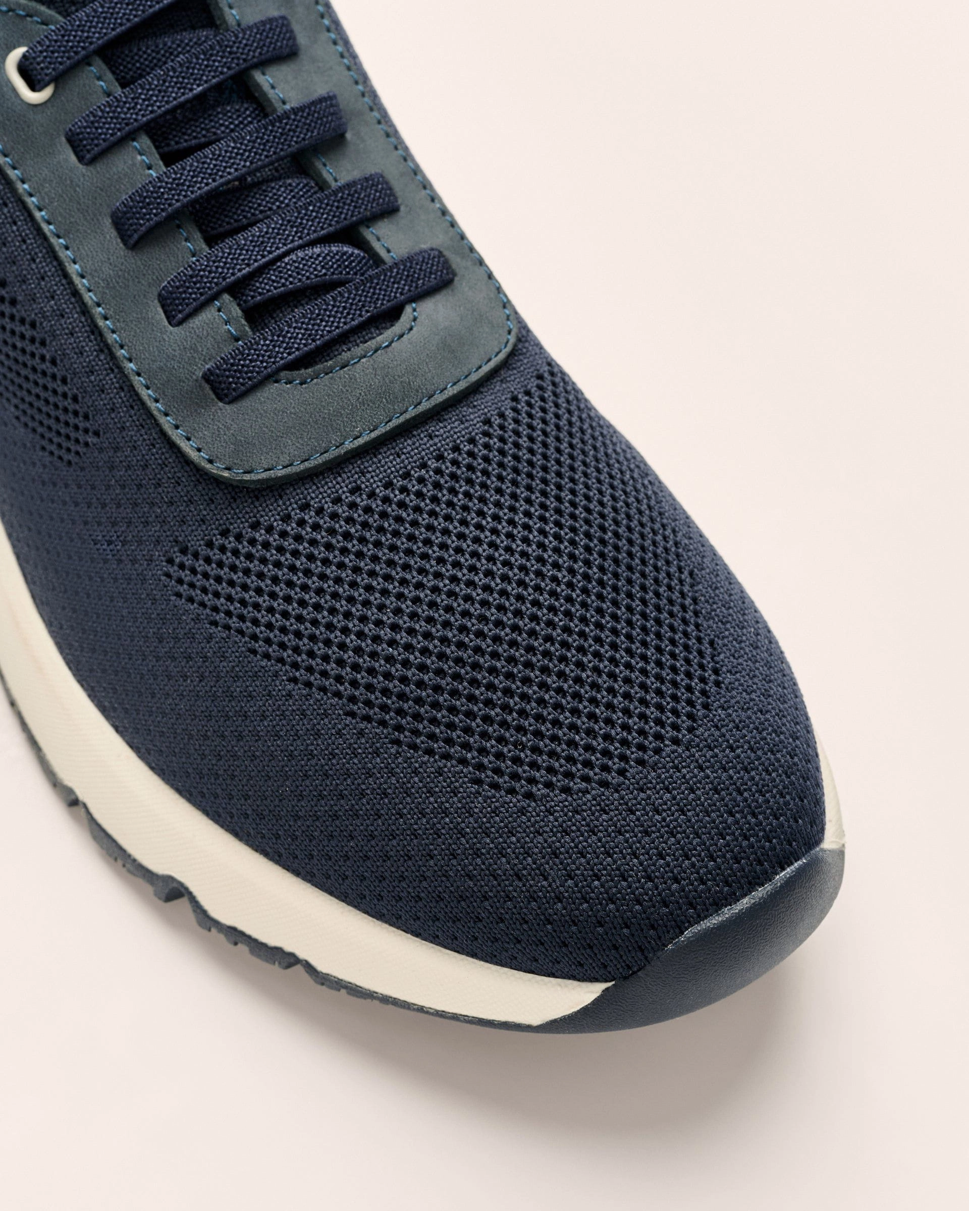 Knit Mesh Runner