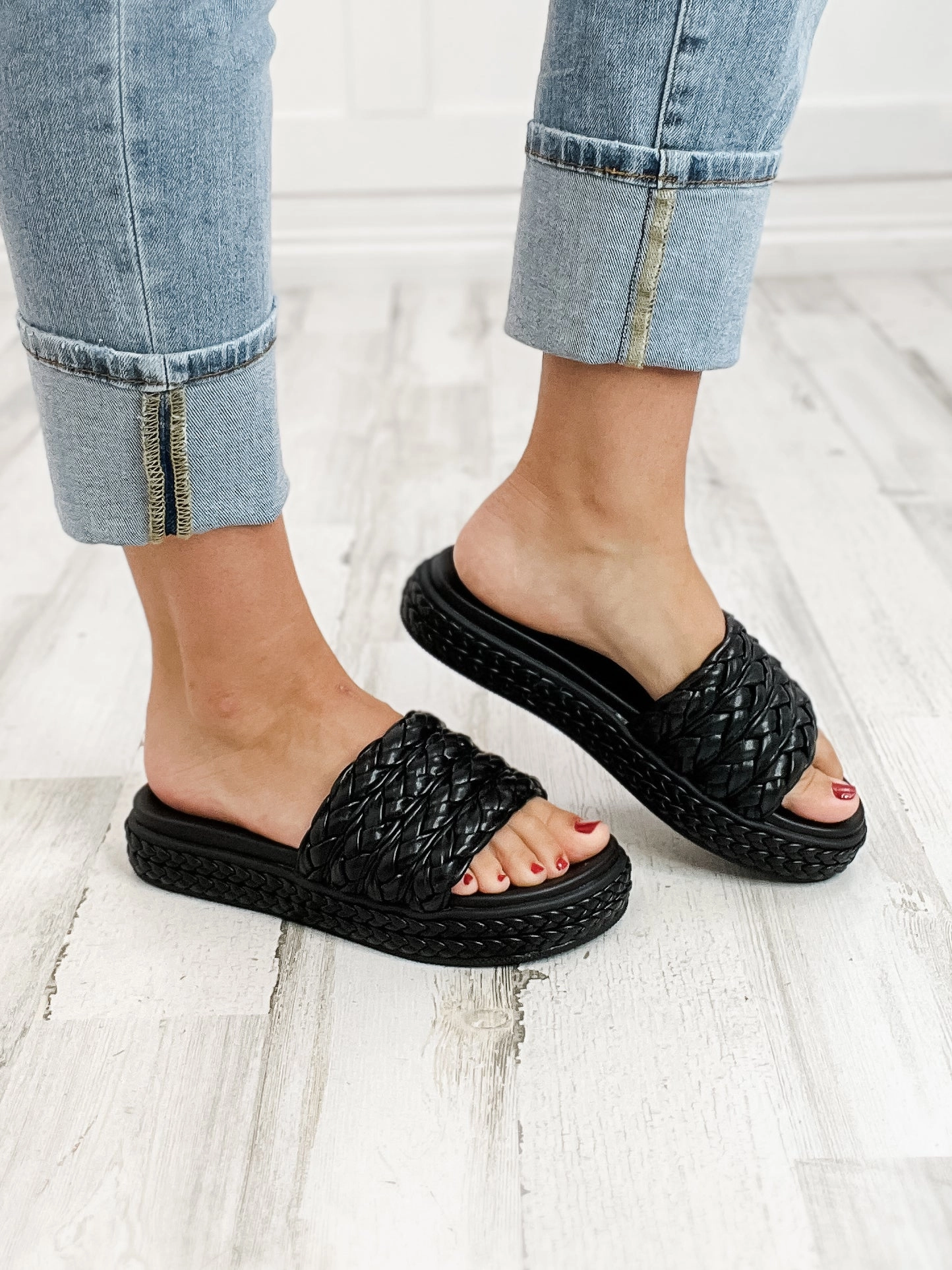 MIA Bri Platform Slides in Black