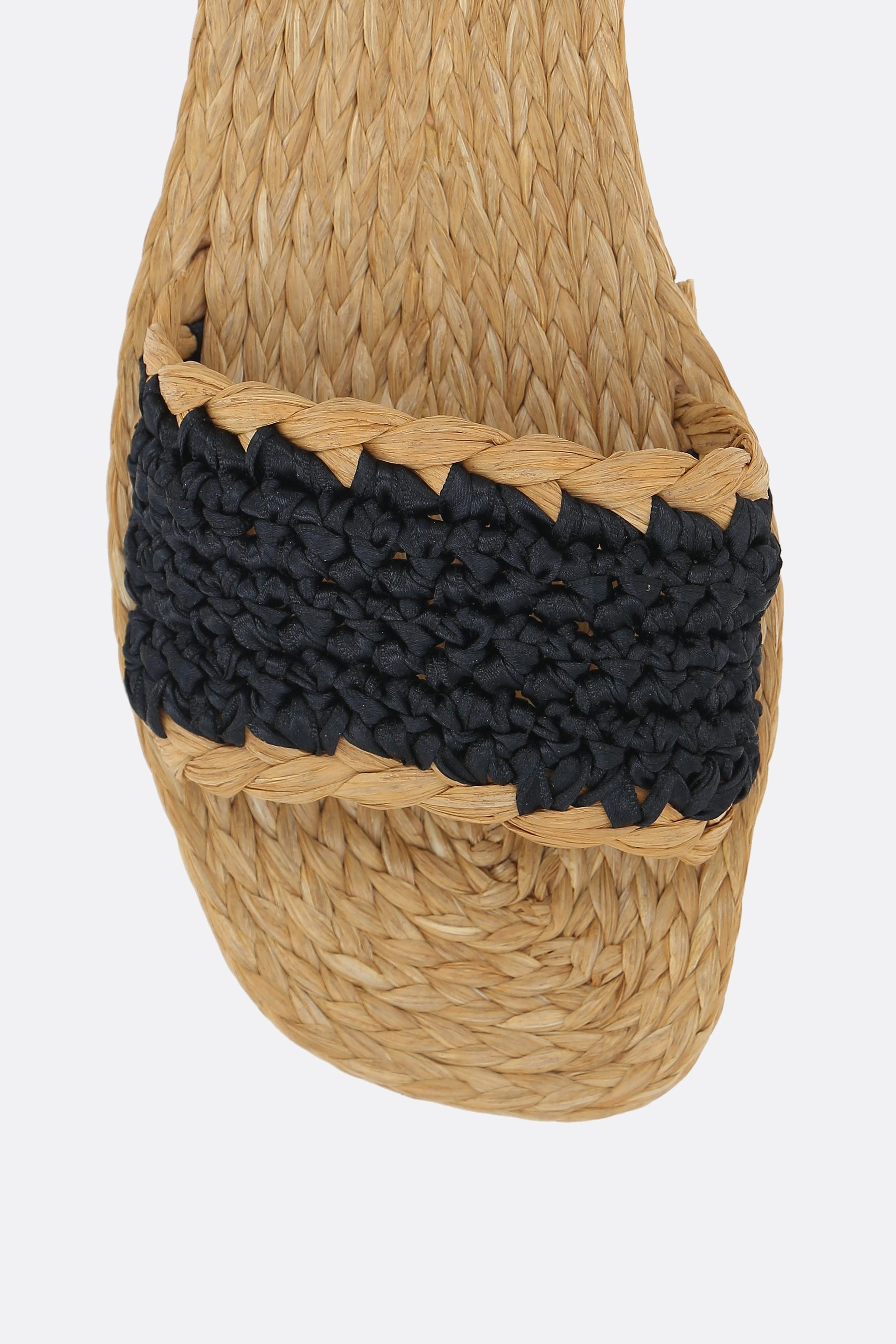 Molly flat sandals in crochet satin and raffia