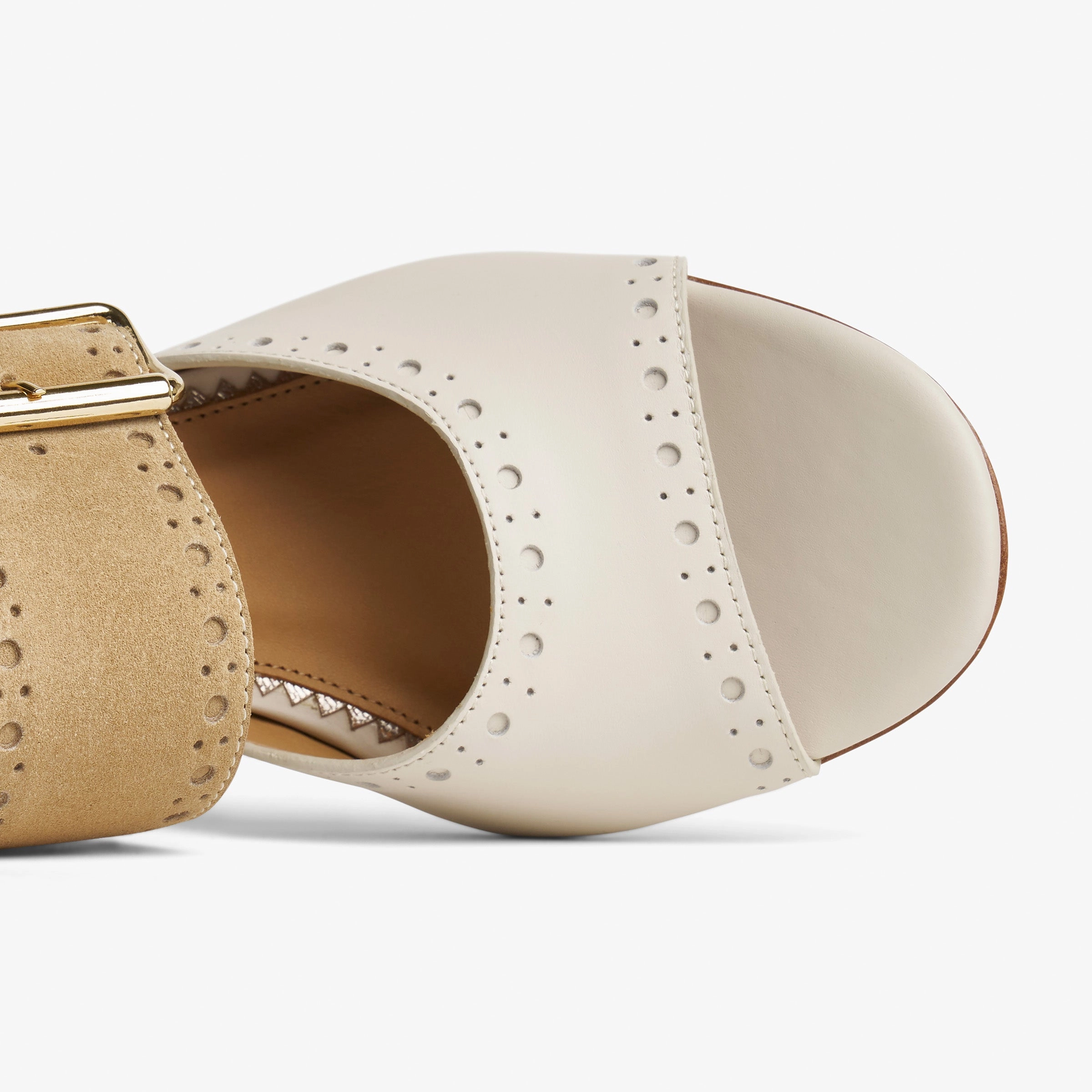 Ms. Nellie Sandal