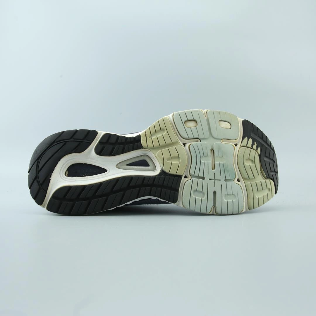 NEW BALANCE 880V9