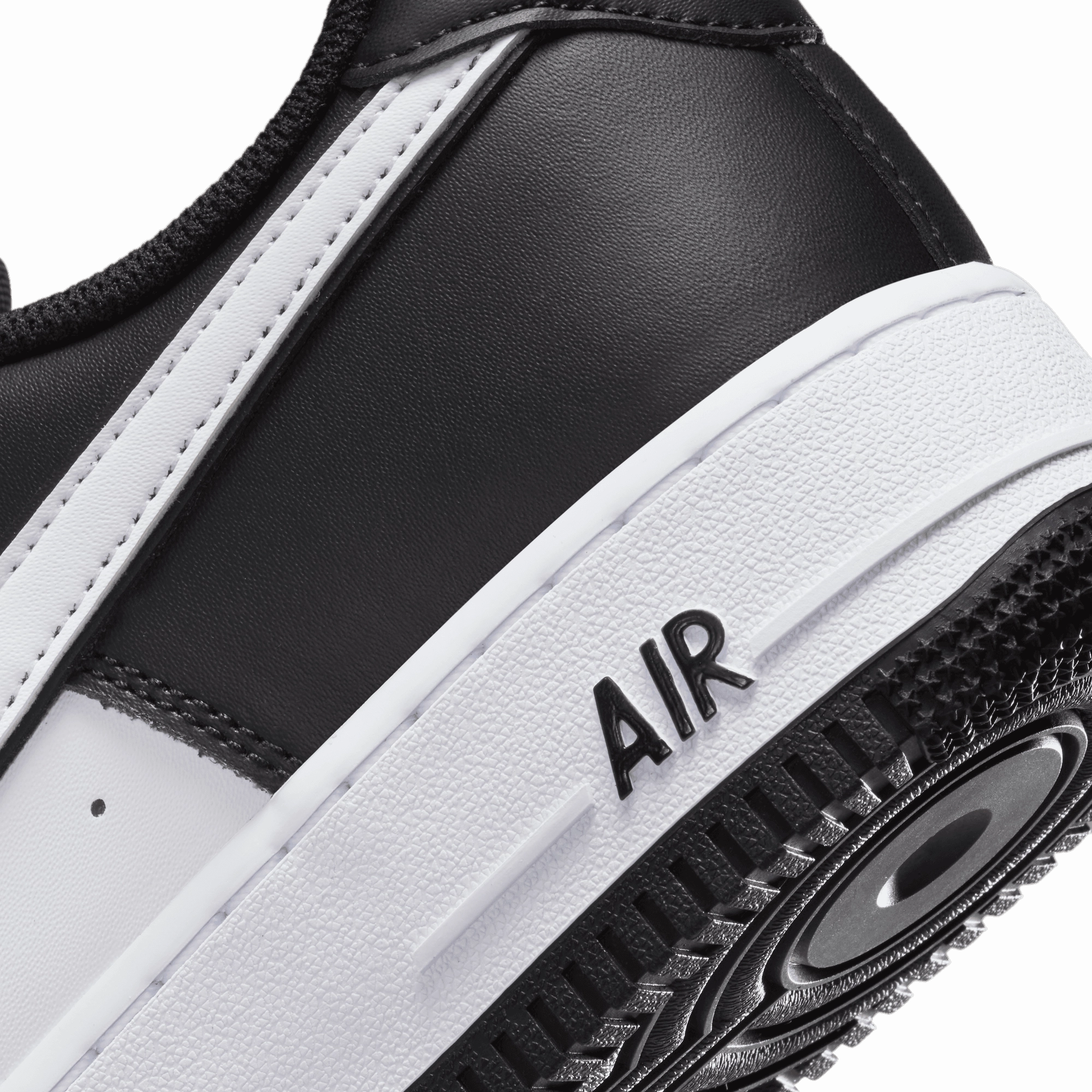 Nike Men's Air Force 1 '07 Shoes
