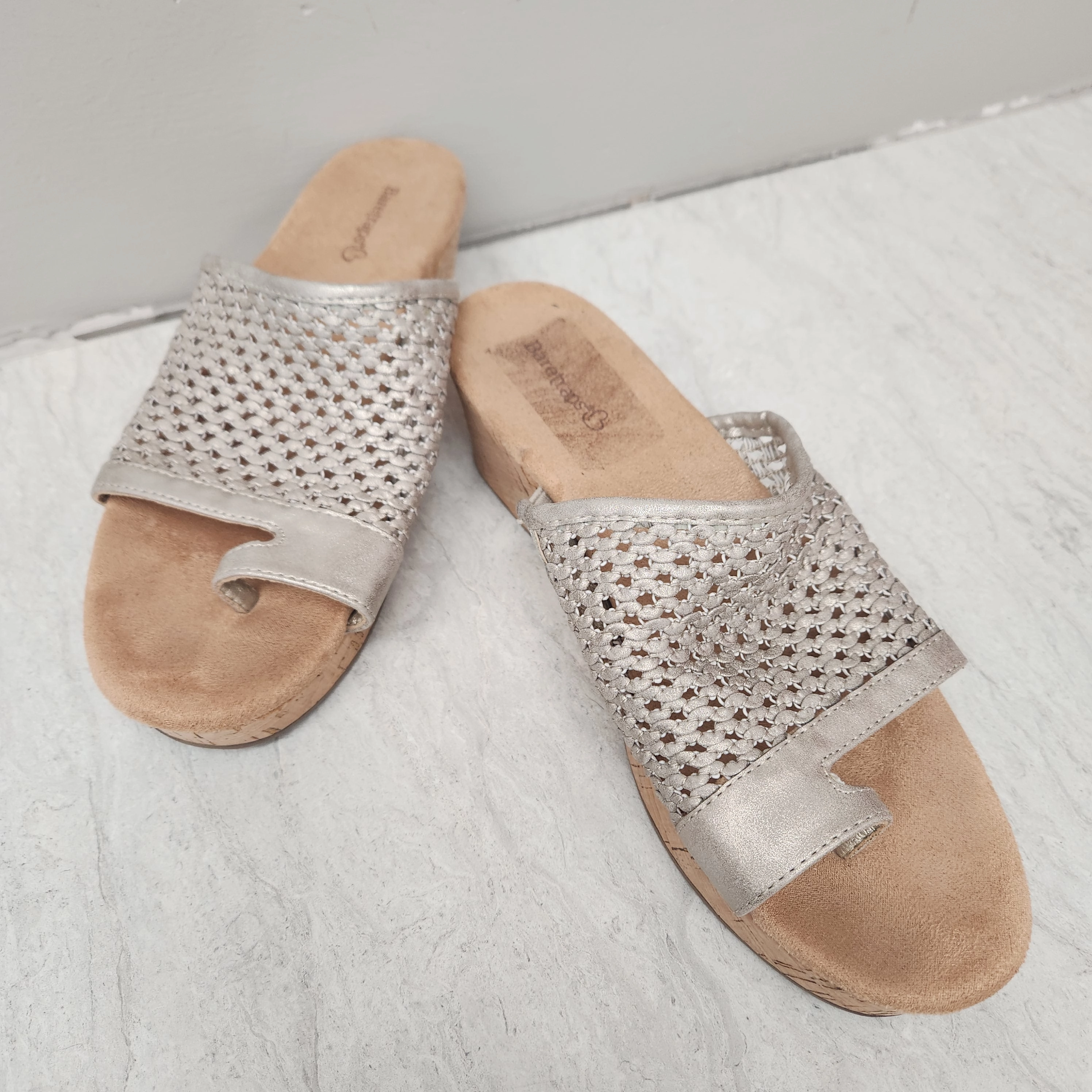 Sandals Heels Wedge By Bare Traps In Tan, Size: 7