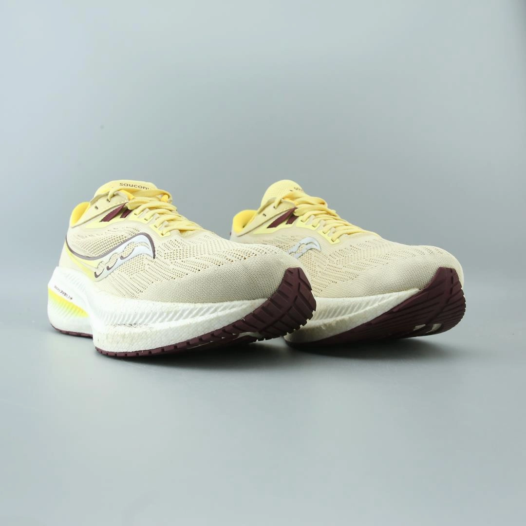 SAUCONY TRIUMPH 21