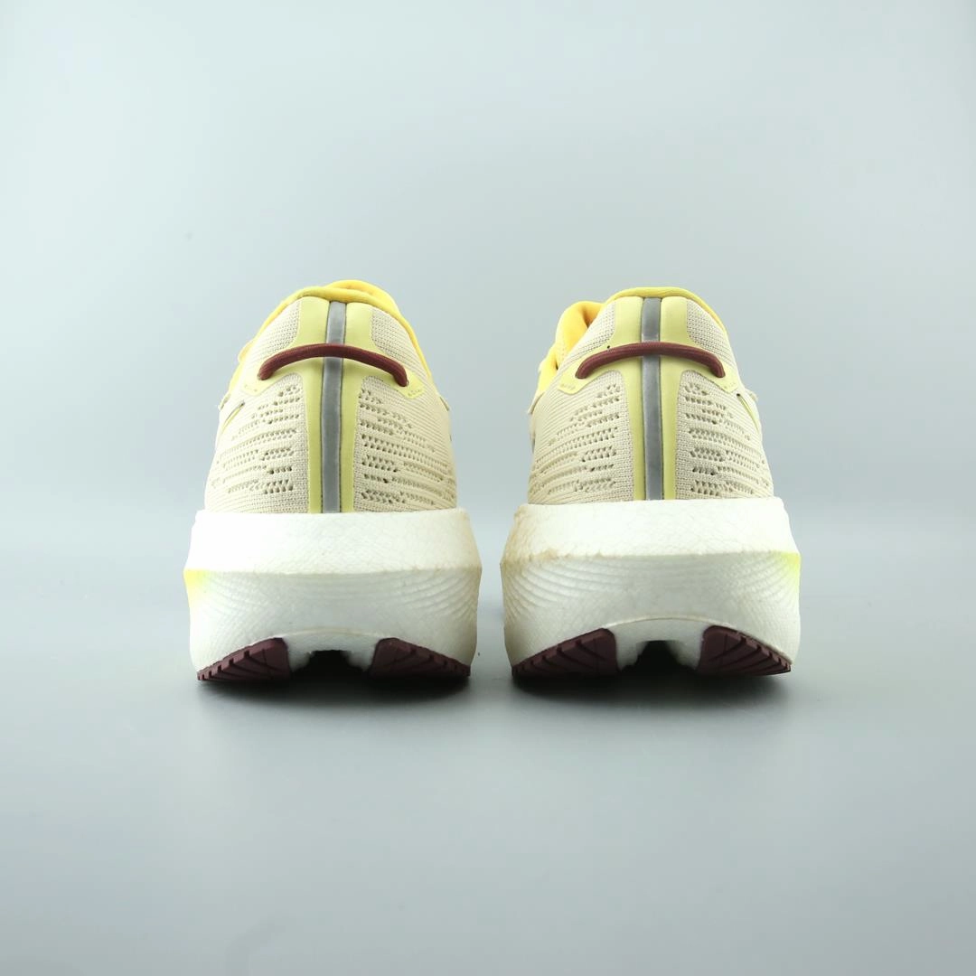 SAUCONY TRIUMPH 21