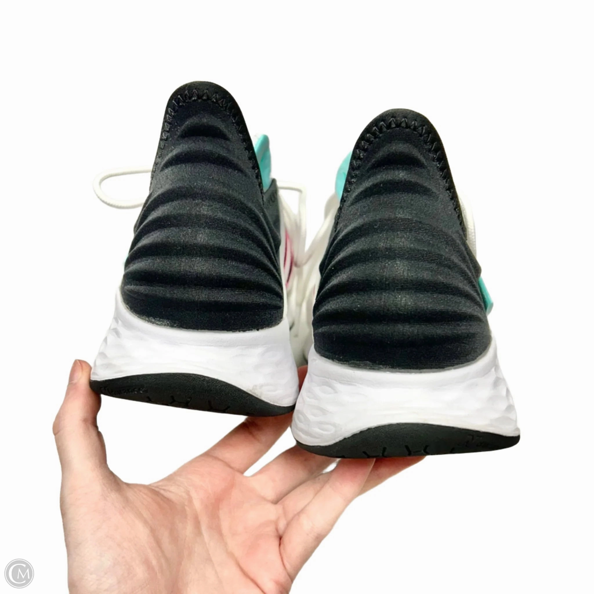 Shoes Athletic By New Balance In Black & White, Size: 8.5