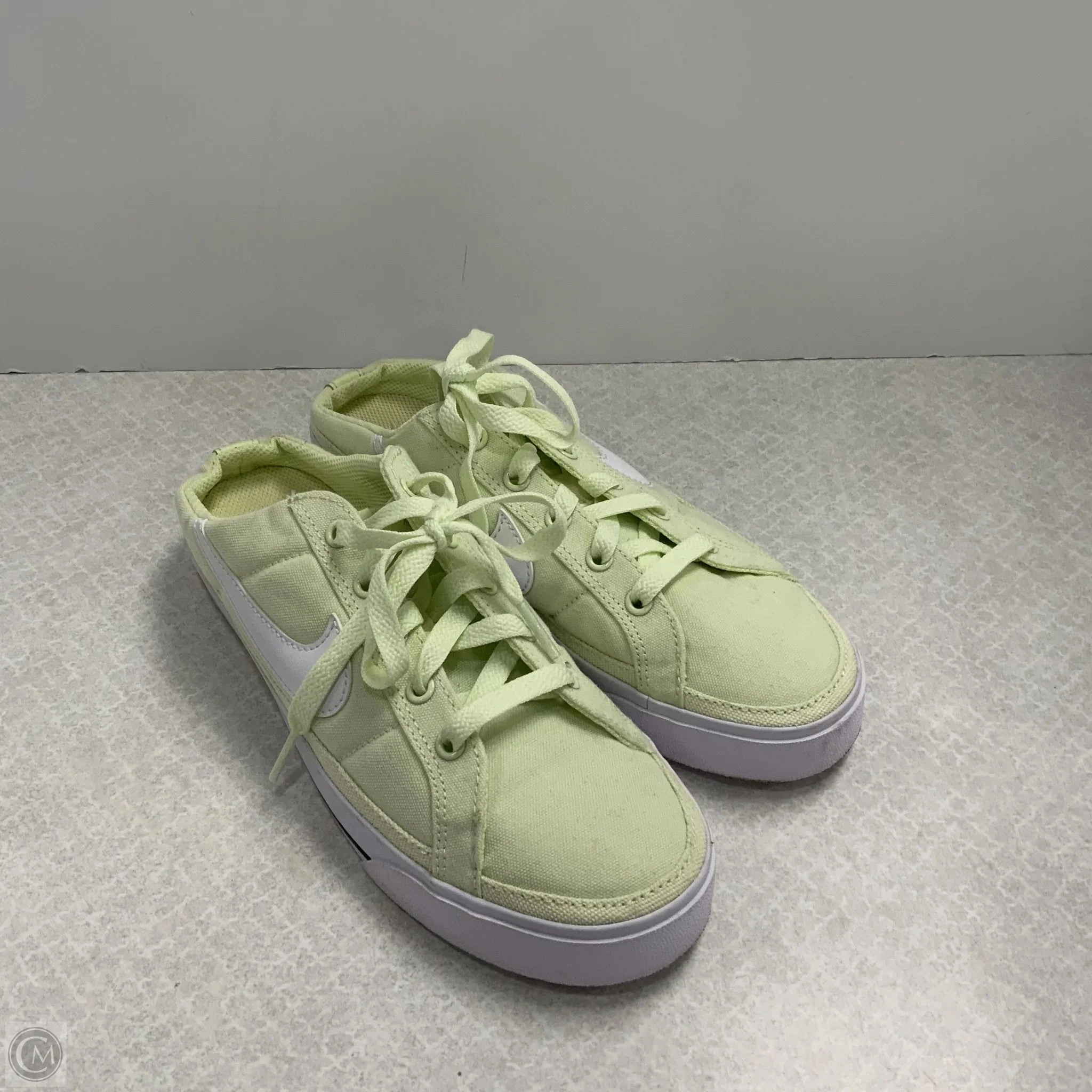 Shoes Athletic By Nike In Green, Size: 7