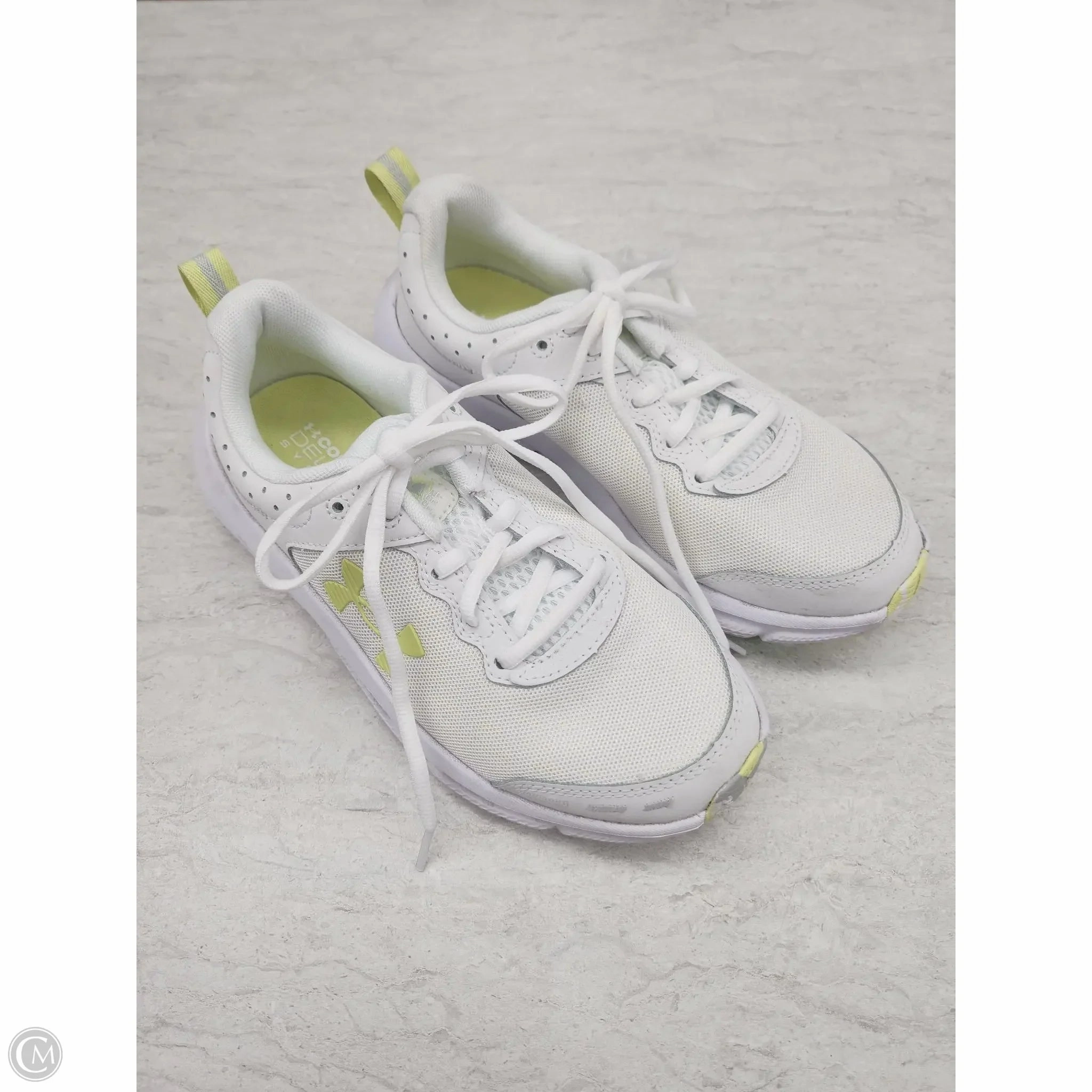 Shoes Athletic By Under Armour In White & Yellow, Size: 7