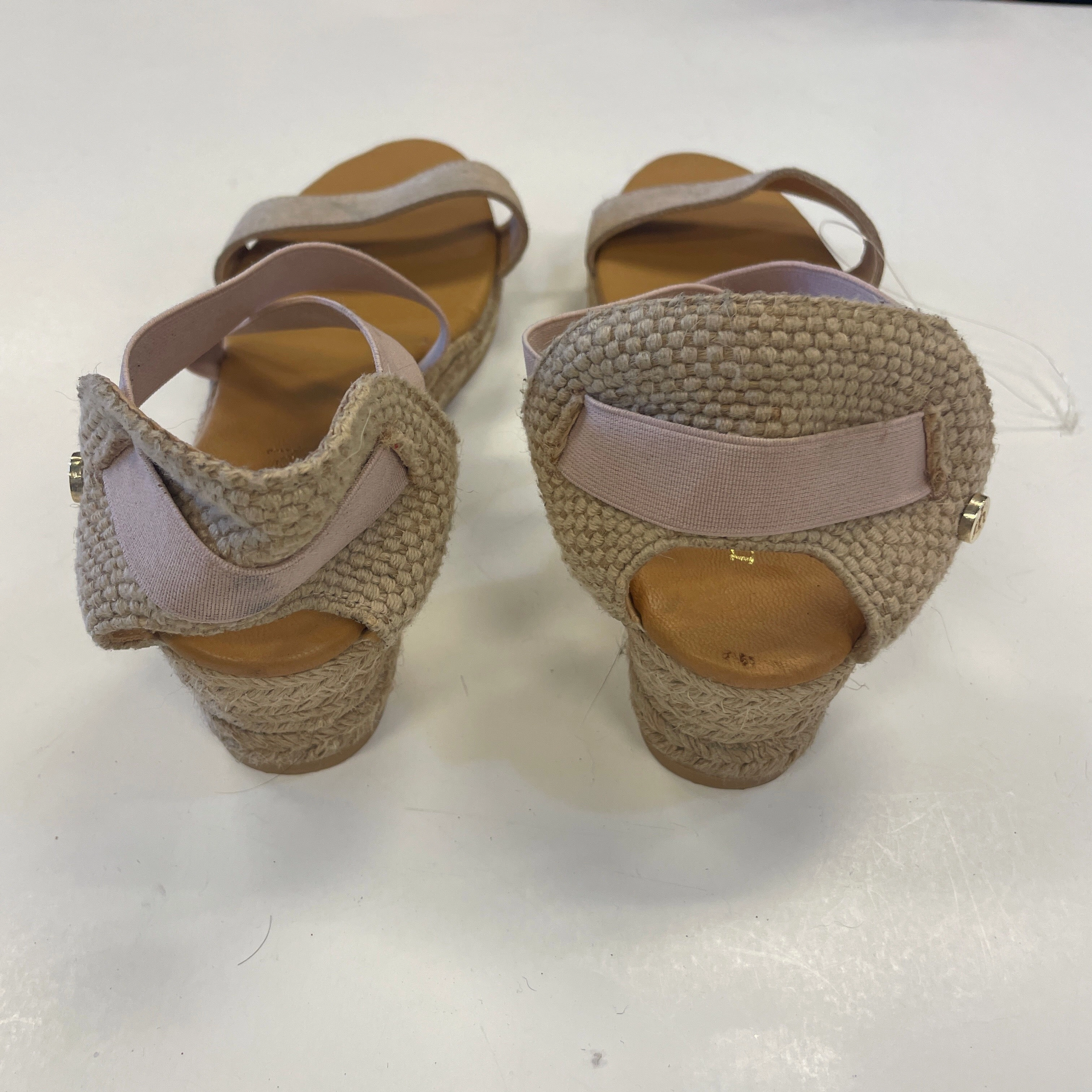 Shoes Heels Wedge By Clothes Mentor In Tan, Size: 9.5