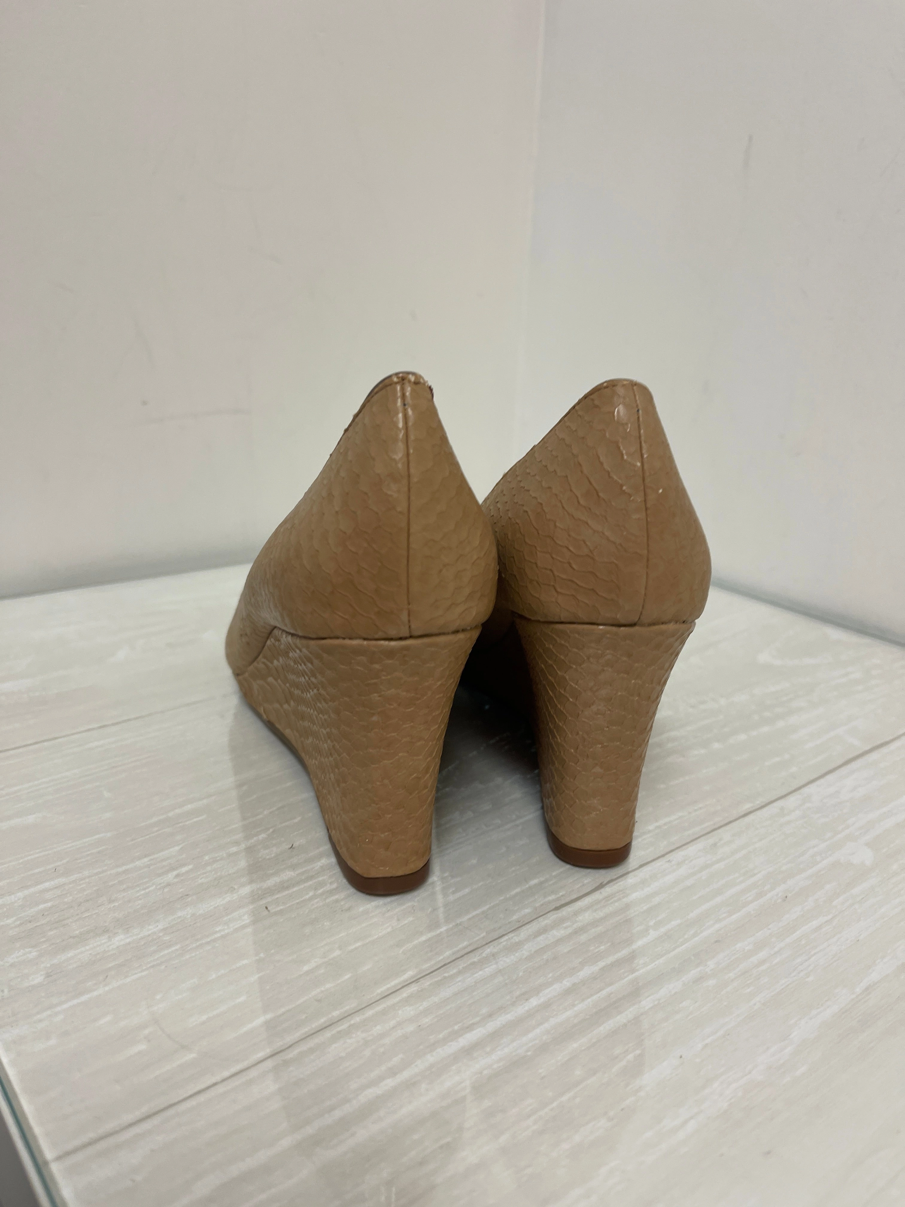 Shoes Heels Wedge By Lindsay Phillips In Gold, Size: 6.5