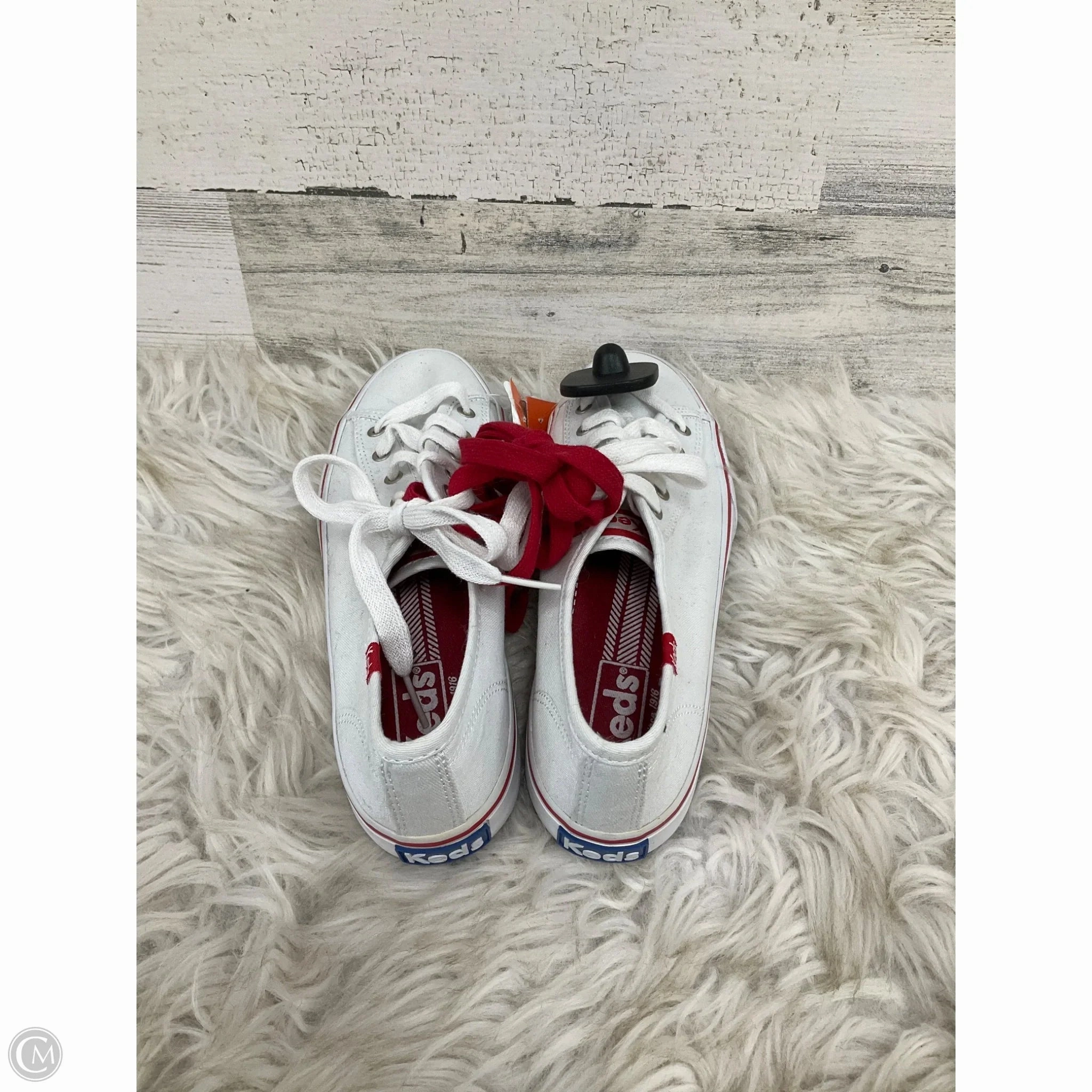 Shoes Sneakers By Keds In White, Size: 6
