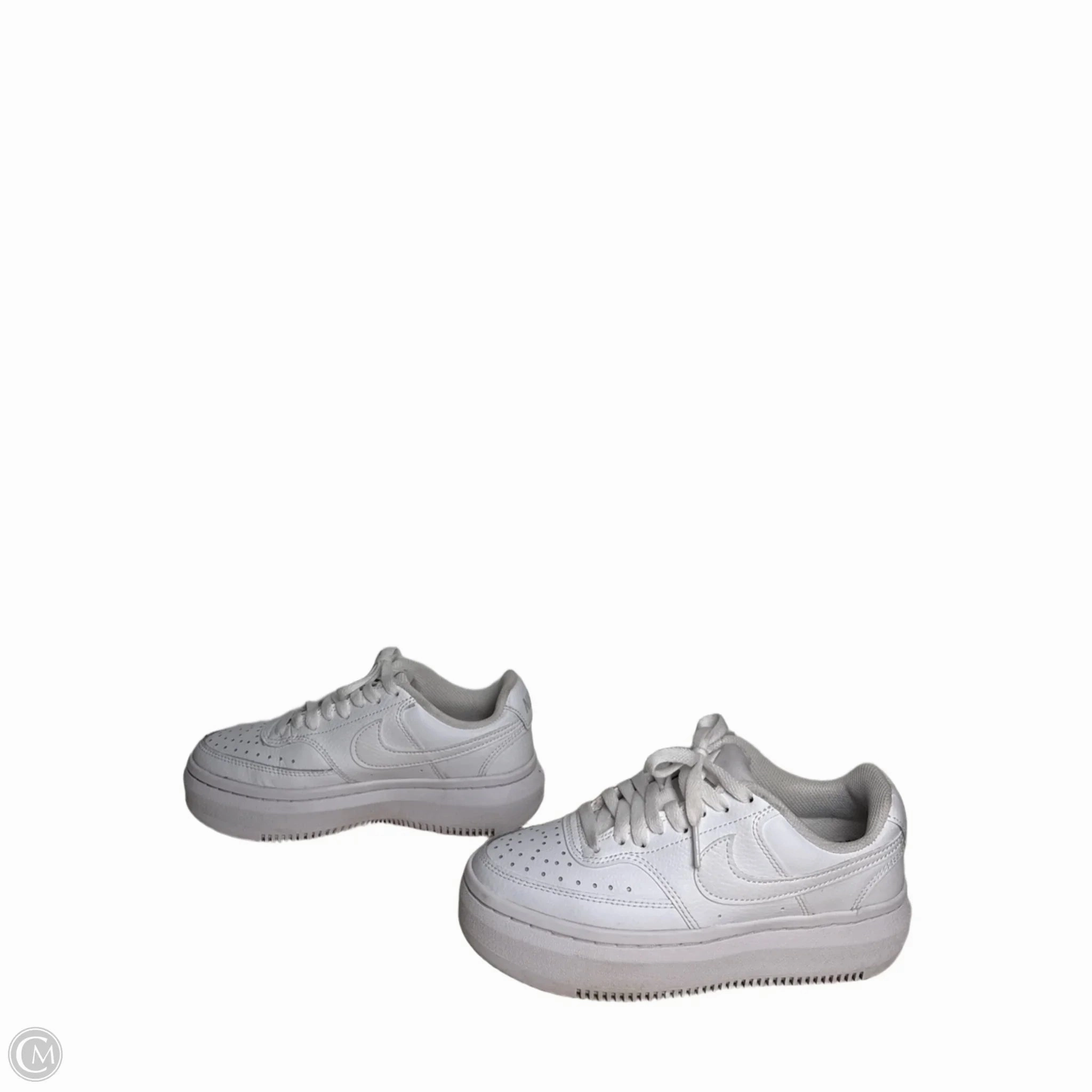 Shoes Sneakers By Nike In White, Size: 6