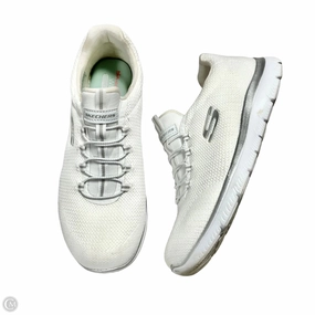 Shoes Sneakers By Skechers In White, Size: 9.5