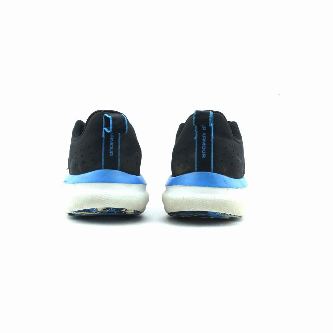 UNDER ARMOUR ASSERT 8