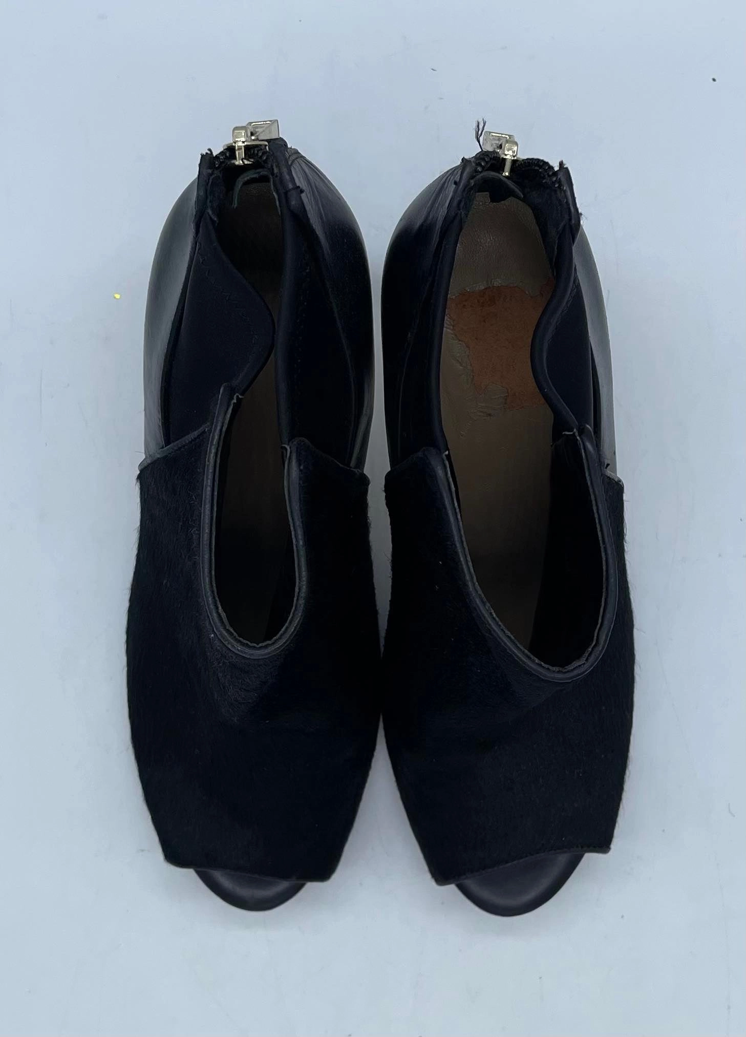 Women's Ann Tylor Heels. 8
