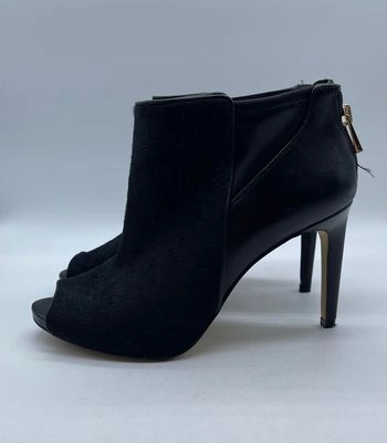 Women's Ann Tylor Heels. 8