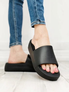 Yellowbox Torrey Platform Sandal in Black